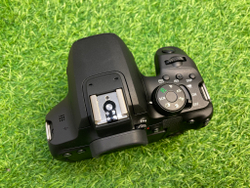 Canon EOS 850D