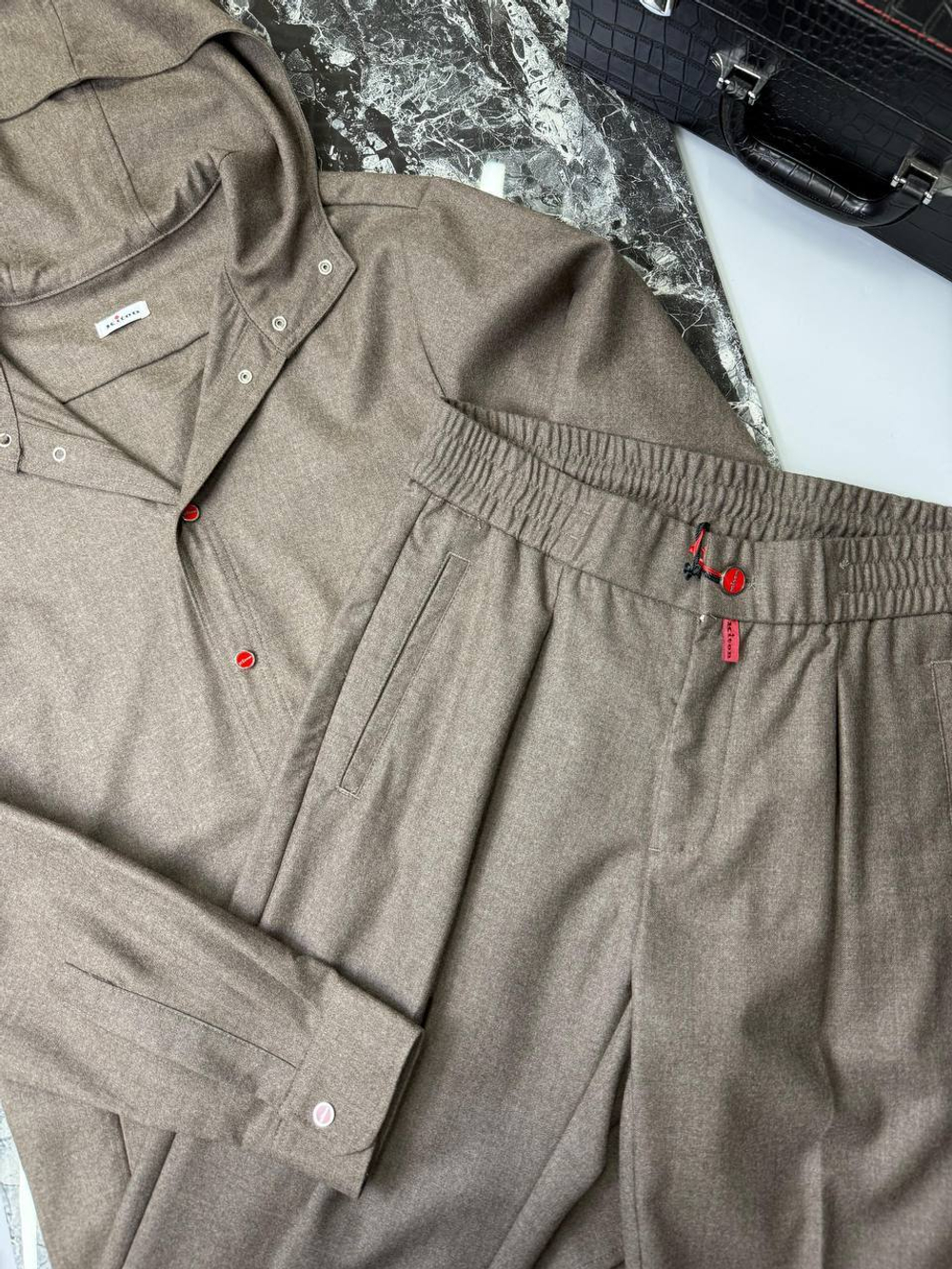 Прогулочный костюм Kiton