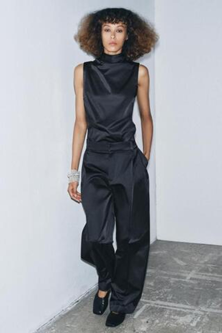 ZARA АТЛАСНЫЕ БРЮКИ С ЗАЩИПАМИ — ZW COLLECTION, ЧЕРНЫЙ