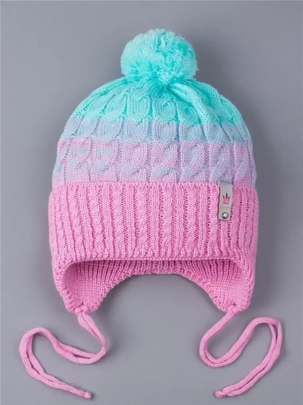 Шапка для девочки осенняя с завязками