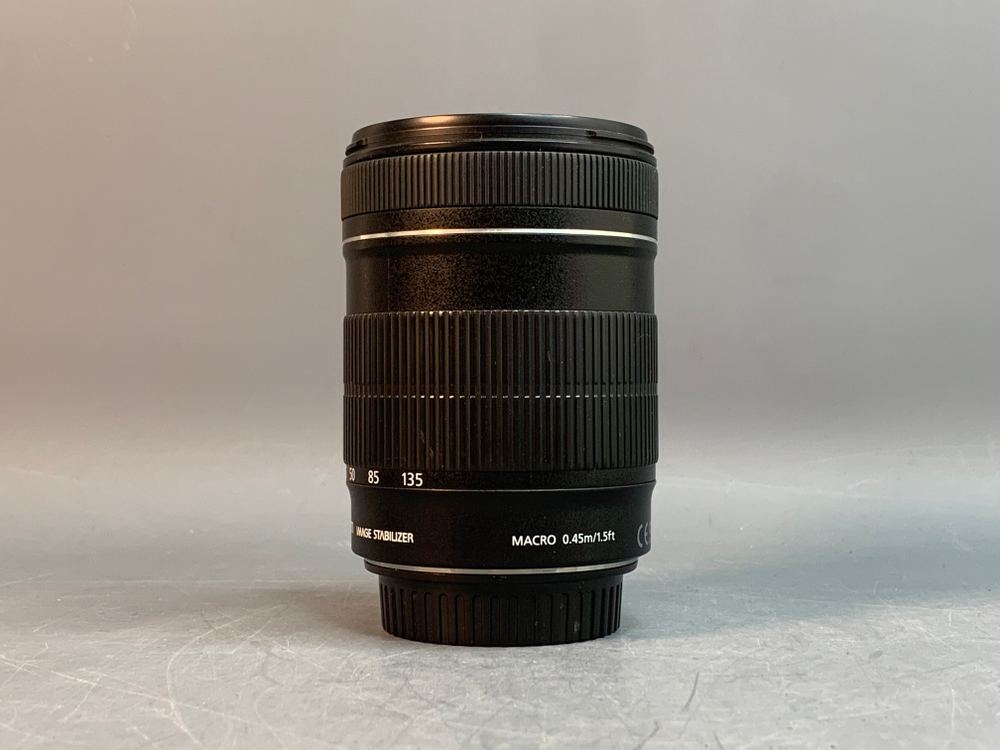 Canon EF-S 18-135mm 3.5-5.6 IS