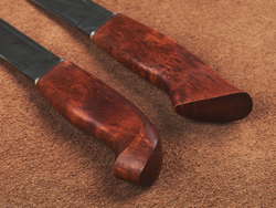 Спарка Финских ножей, дамасская сталь, рукоять мореная карельская береза