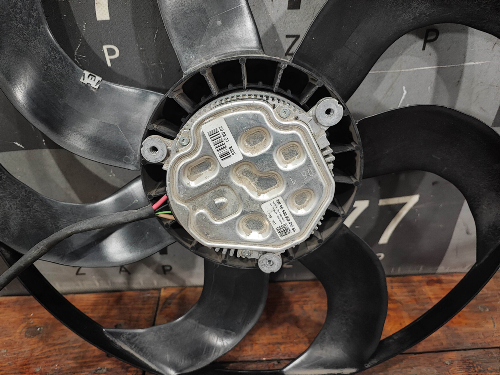 Вентилятор радиатора Volkswagen Tiguan 2 16-нв Б/У Оригинал 5Q0959455BN