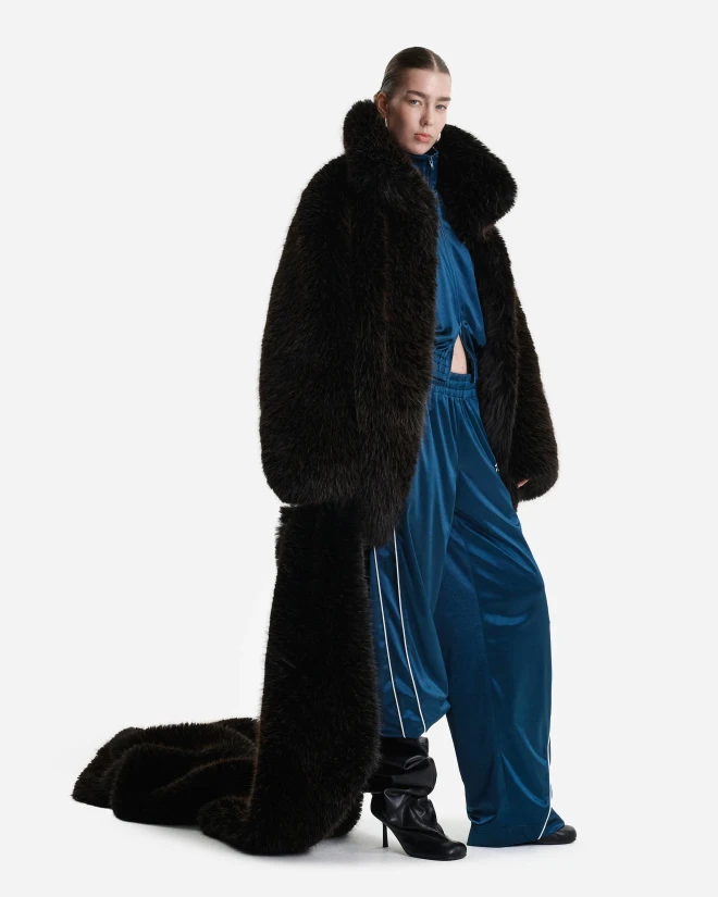 Шуба из экомеха темно-коричневая