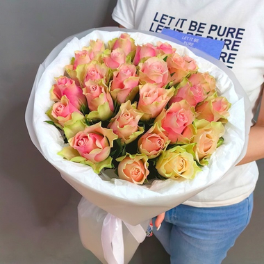 Букет из 25 роз сорта "LaBella" (Кения 40 см)