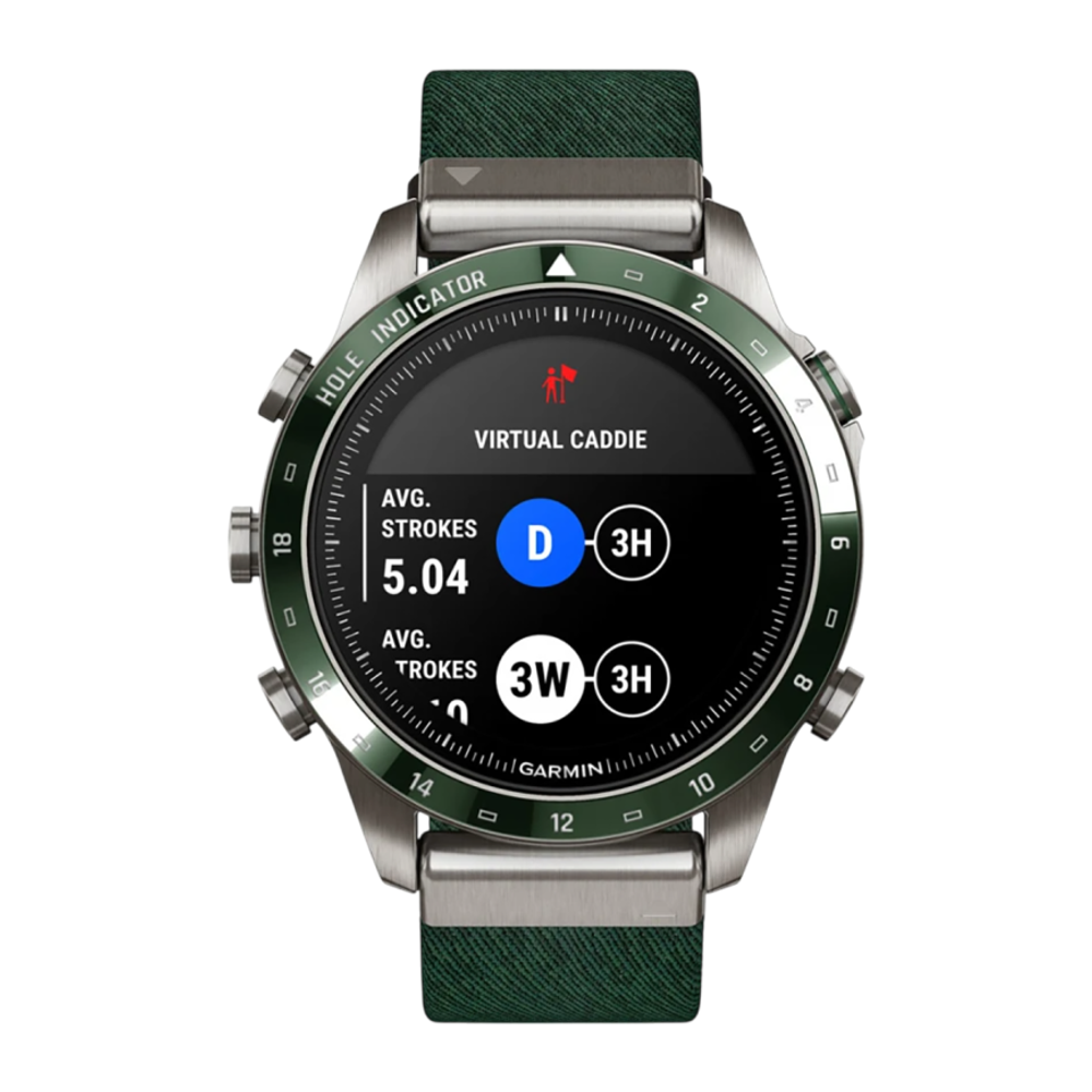 Спортивные часы Garmin MARQ Golfer (Gen 2), нейлоновый ремешок цвета «сосновый лес», силиконовый ремешок цвета «сосновый лес» Безель из титана и керамики, корпус из титана, AMOLED-дисплей с куполообразным сапфировым стеклом. Нейлоновый ремешок жаккардовог