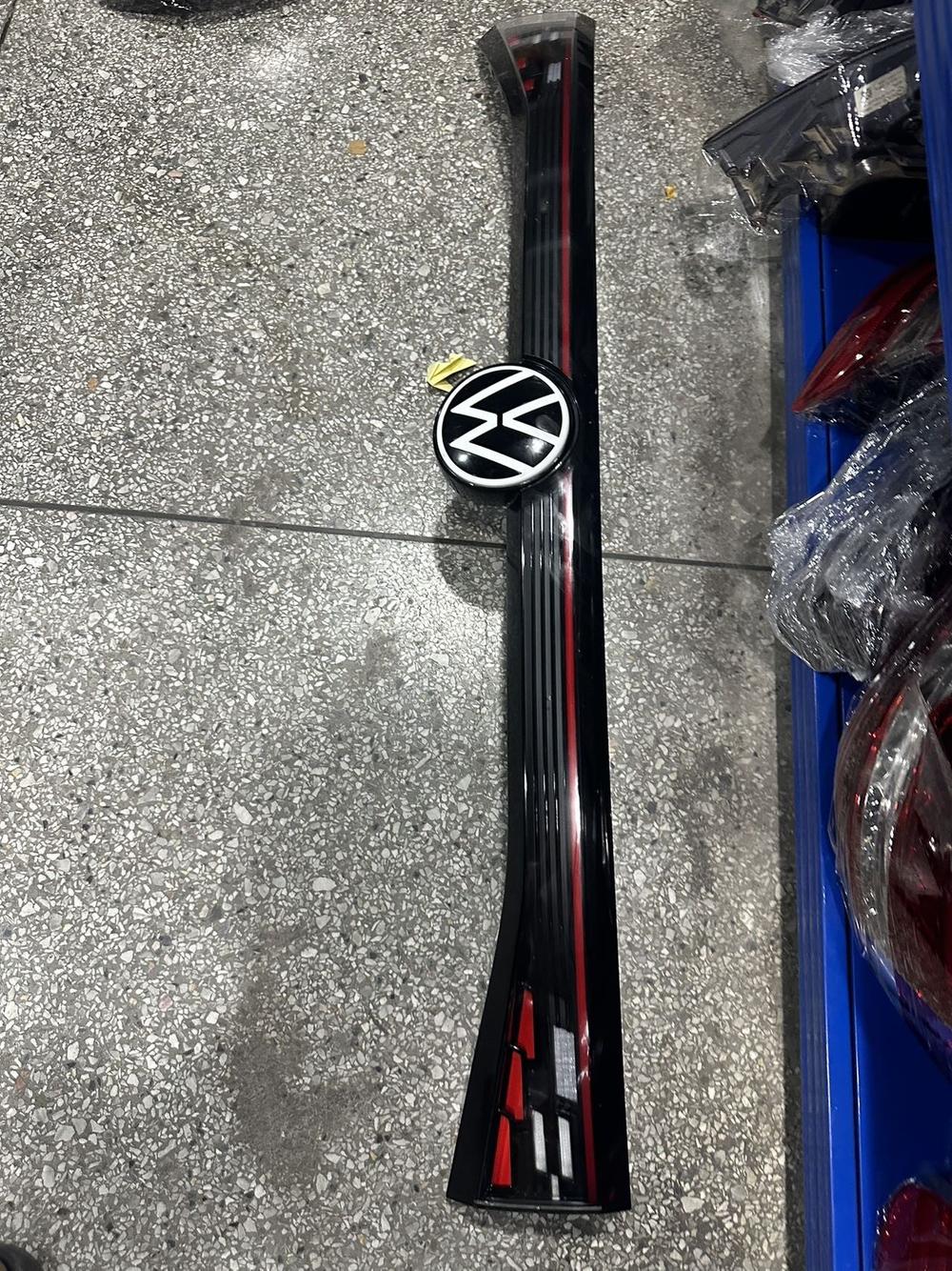 Оригинальная задняя фара (левая/правая, центральная) Volkswagen ID.4 CROZZ