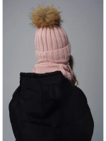 Шапка зимняя для девочки и снуд вязаные