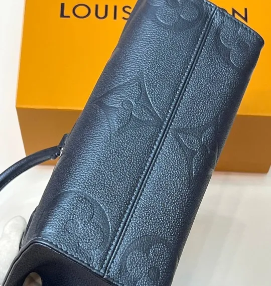 Сумка Louis Vuitton Onthego PM темно-синий