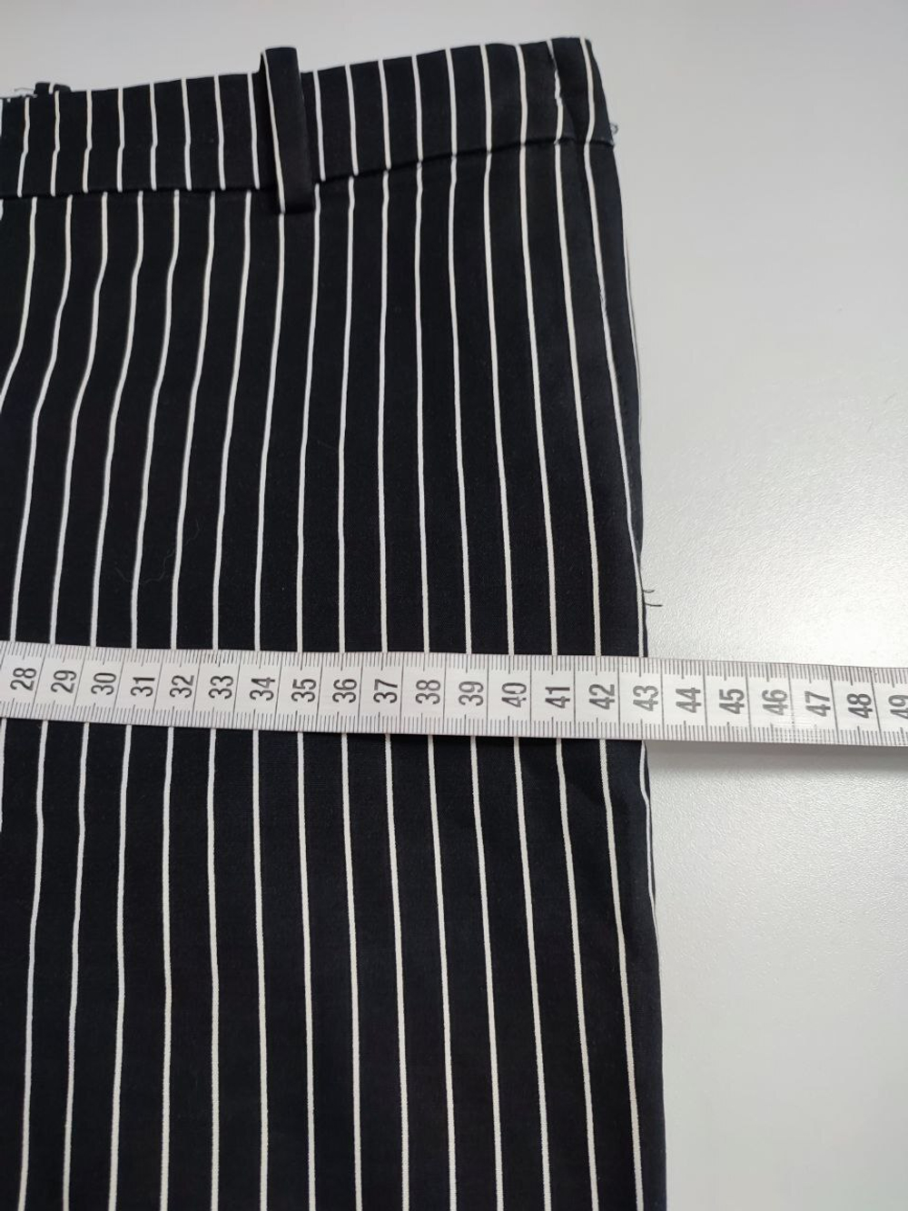 Брюки H&M в белую полоску 42 размер