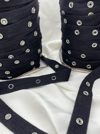 Тесьма черная с металлическими серебристыми кнопками