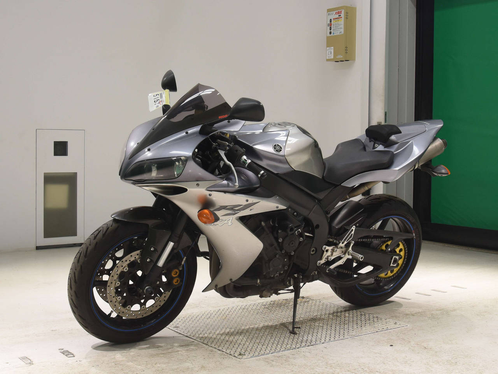 Yamaha YZF-R1 , 2004