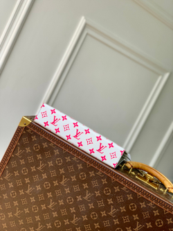 Louis Vuitton Pochette Voyage MM