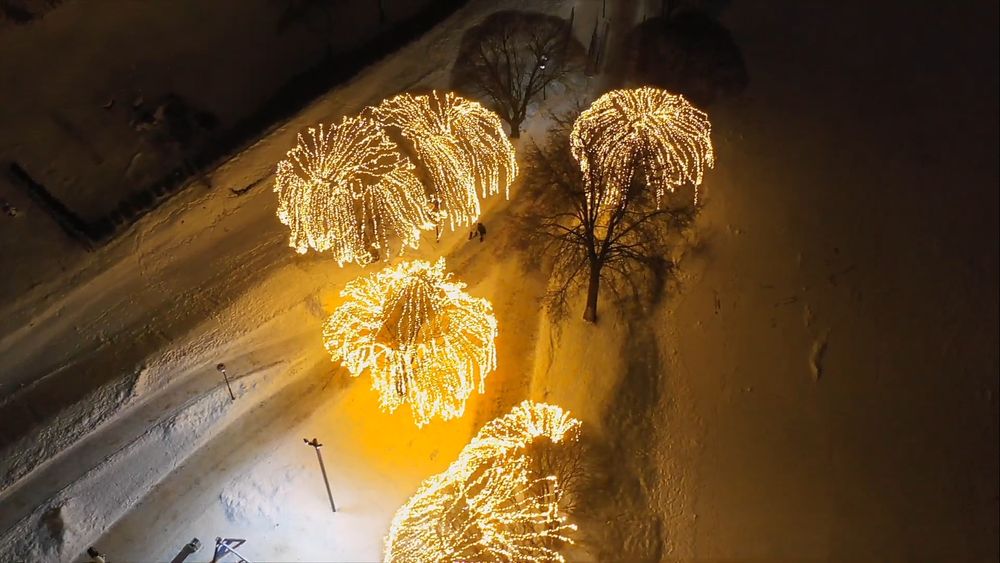 уличная гирлянда для деревьев