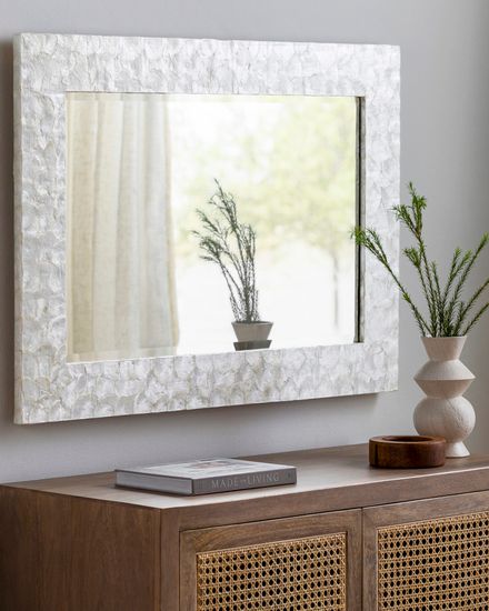 Зеркало в раме из перламутра “Брандо”