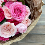 × 2 + 1 Слова любви — букет ароматных розовых роз коллекции Фея розы