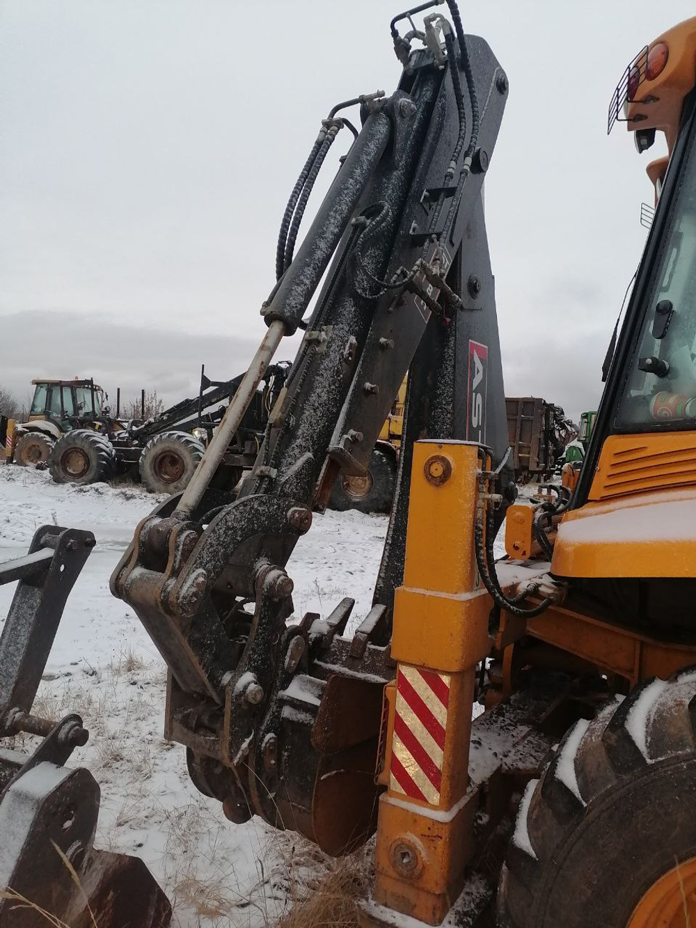 SHANMON 388 Экскаватор-погрузчик 388H (Дизельный, 4,8 л, 102 л.с., АТ)