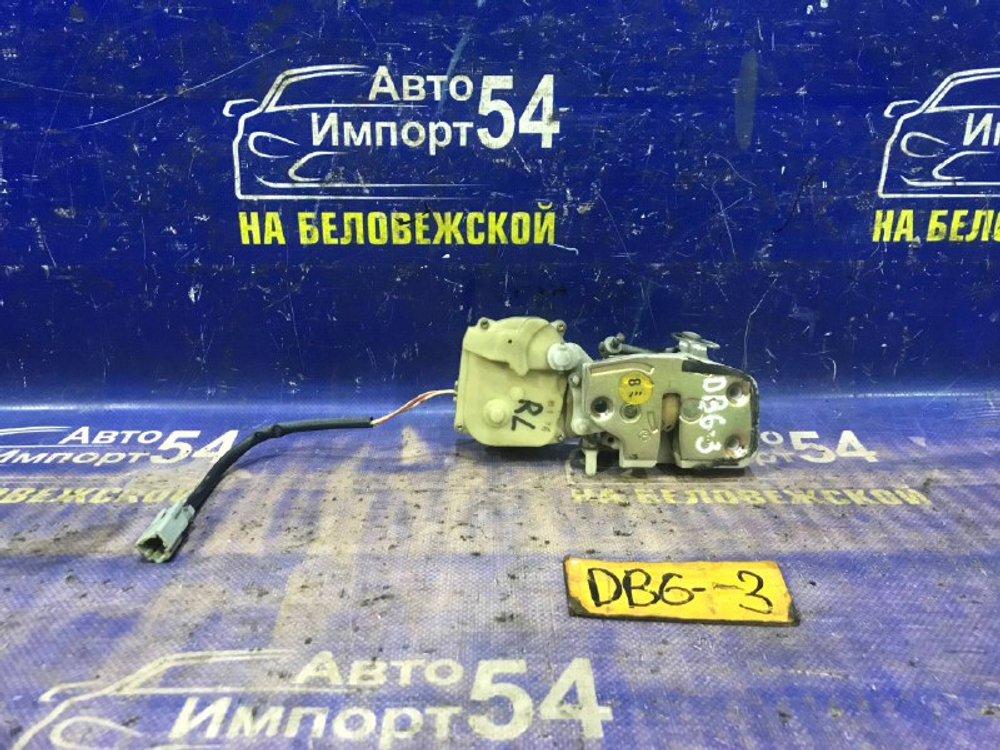 Замок двери задней левой Honda INTEGRA 2000