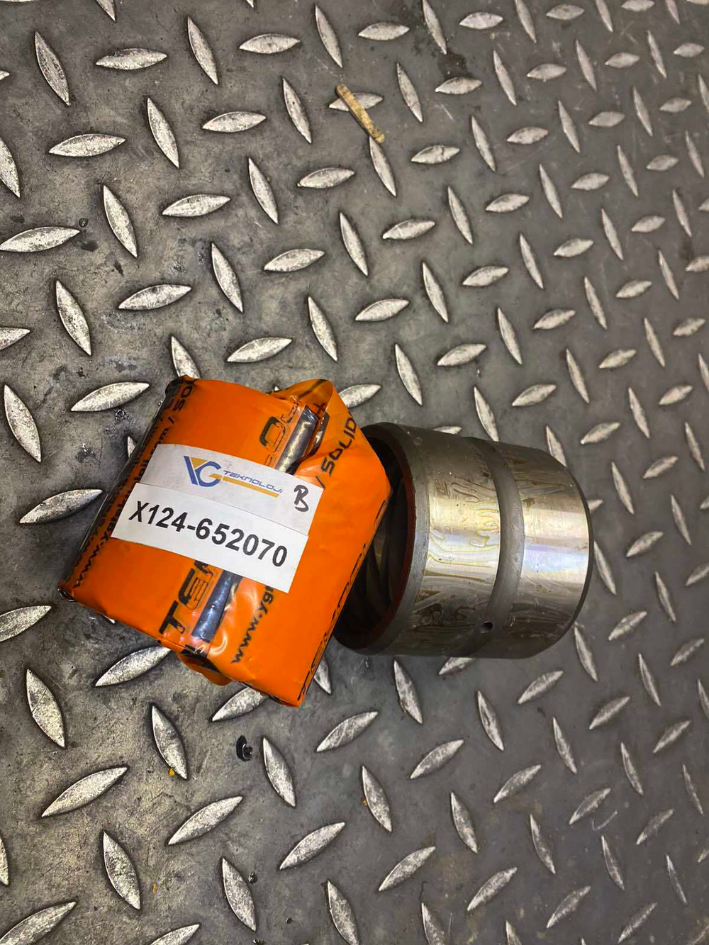 Втулка X124-652070