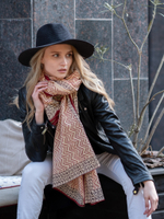 Легкий шарф-платок