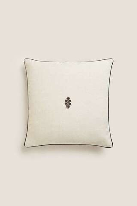 ZARA HOME ЧЕХОЛ ДЛЯ ДЕКОРАТИВНОЙ ПОДУШКИ С ВЫШИВКОЙ, СВЕТЛО-БЕЖЕВЫЙ