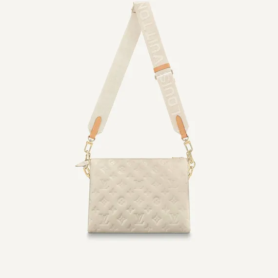 Сумка Louis Vuitton Coussin PM кремовый