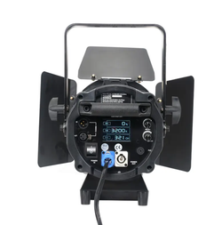 Bi-color LED Fresnel Spotlight — би-колор Fresnel прожектор с ручным зумом 15–50°