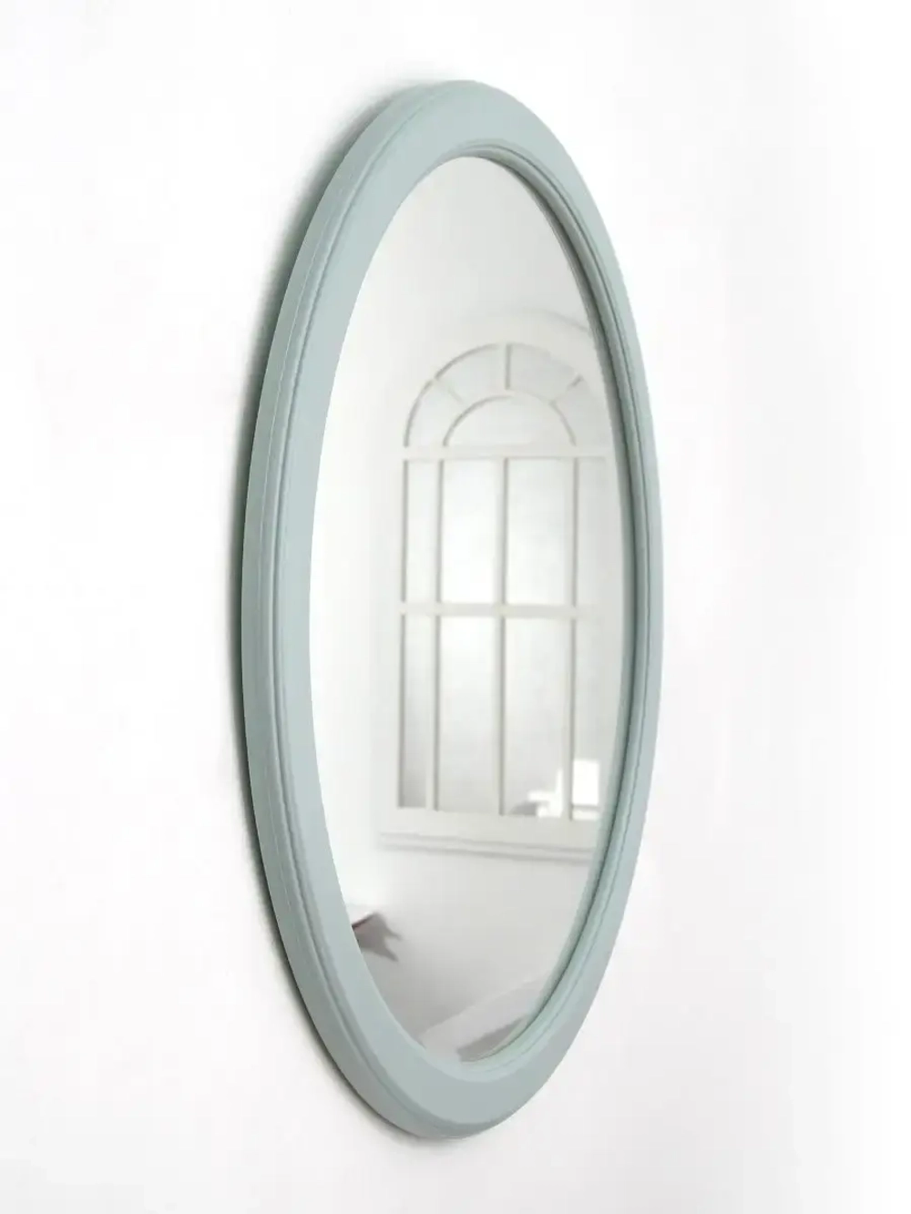 Зеркало настенное для прихожей 57 см