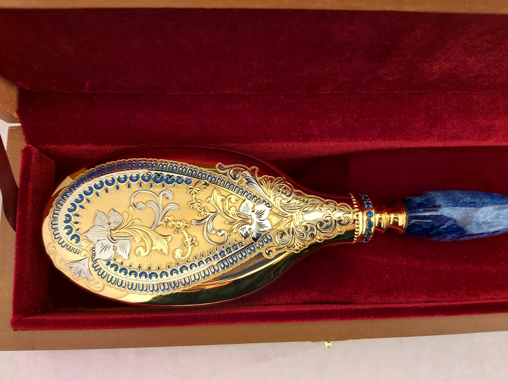 Расческа, инкрустированная фианитами (Златоустовская гравюра)