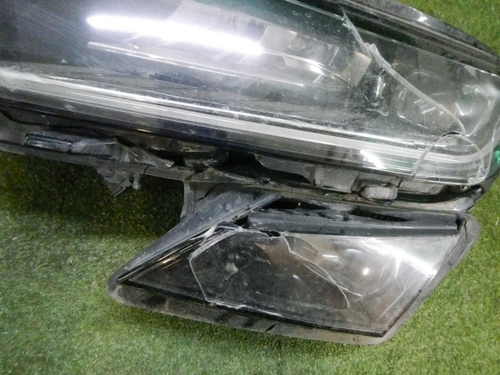 Битая Фара левая Skoda Kodiaq (2016-2022) LED