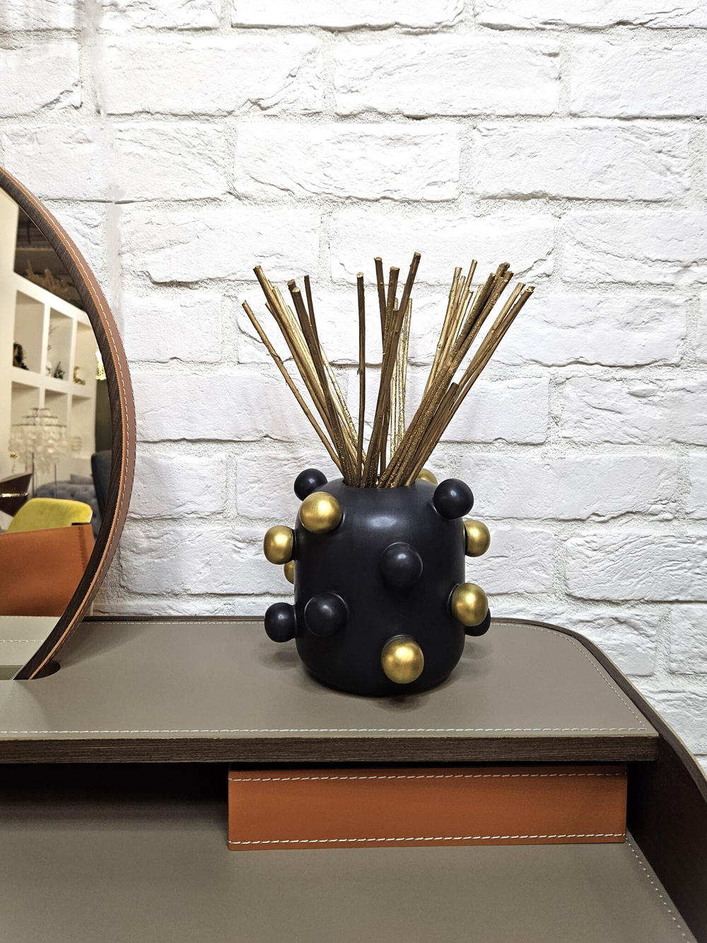 Ваза Black little golden balls vase