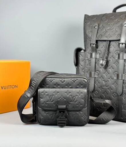 Сумка-мессенджер Louis Vuitton