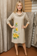 Платье трикотажное с воротником "Хомут" с отделкой шерстью