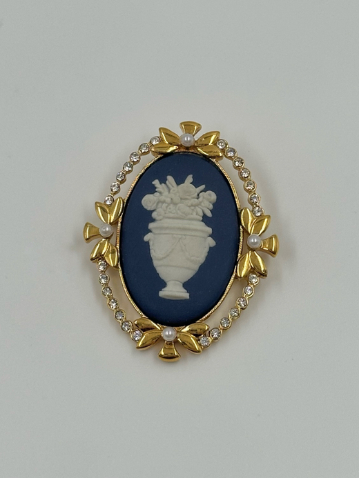 Брошь Wedgwood синяя