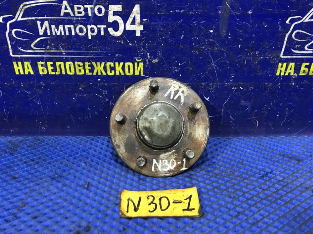 Ступица задняя правая NISSAN R’NESSA 1999