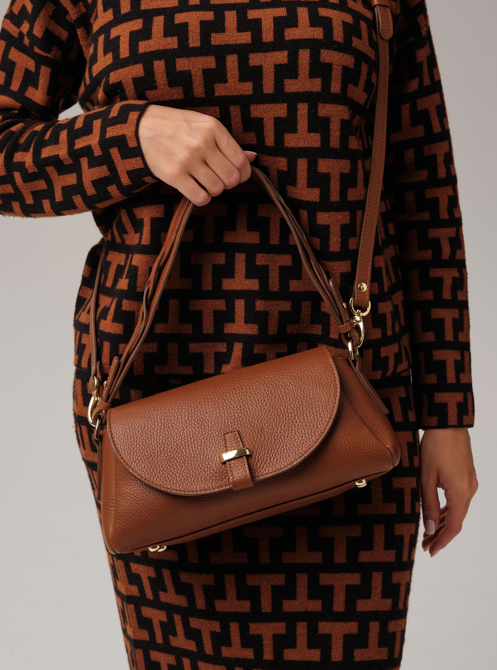 Кожаная сумка Deboro 31117 фундук