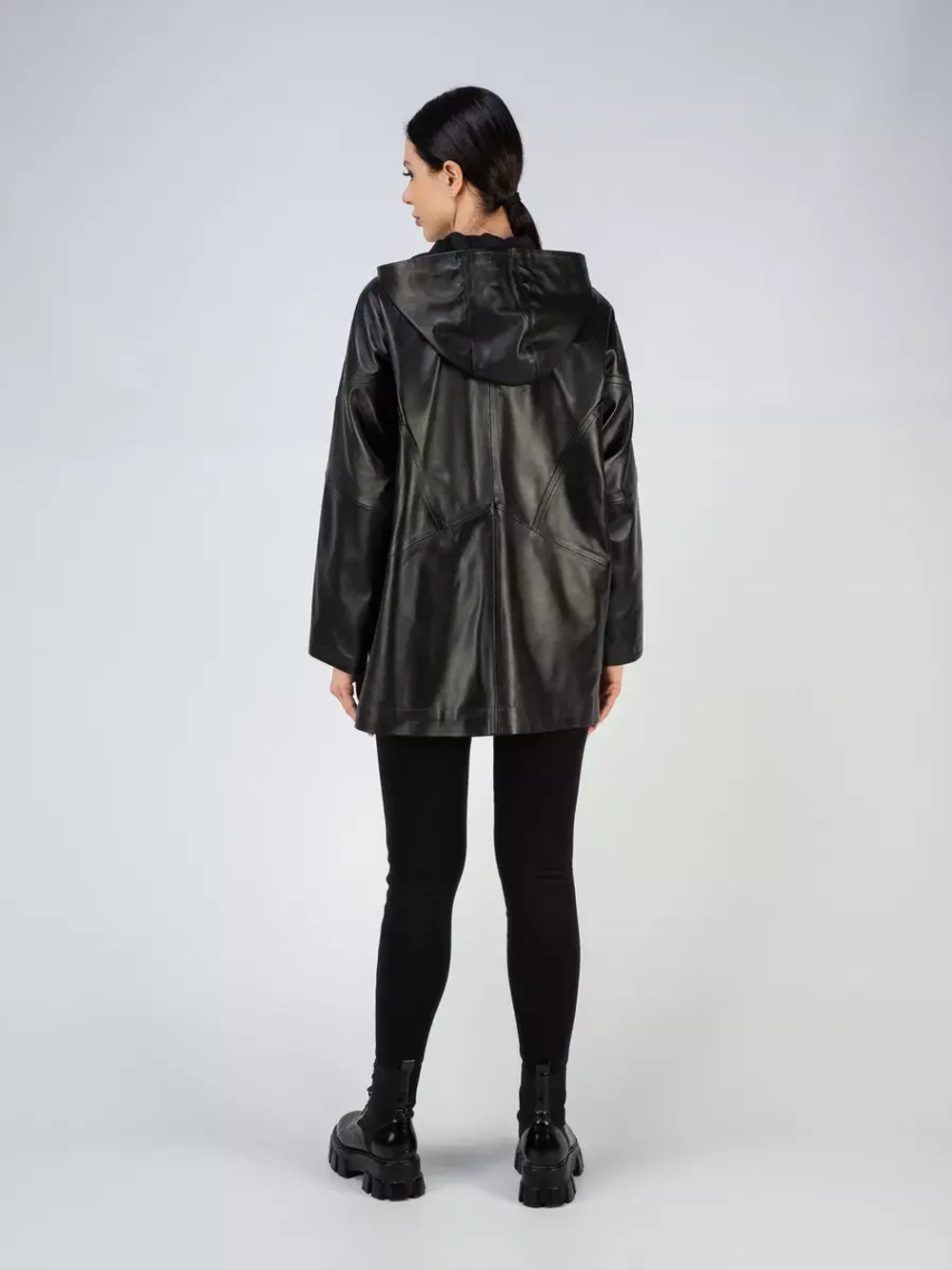 Кожаная куртка демисезонная оверсайз с капюшоном