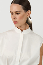 Блуза с драпировкой и поясом