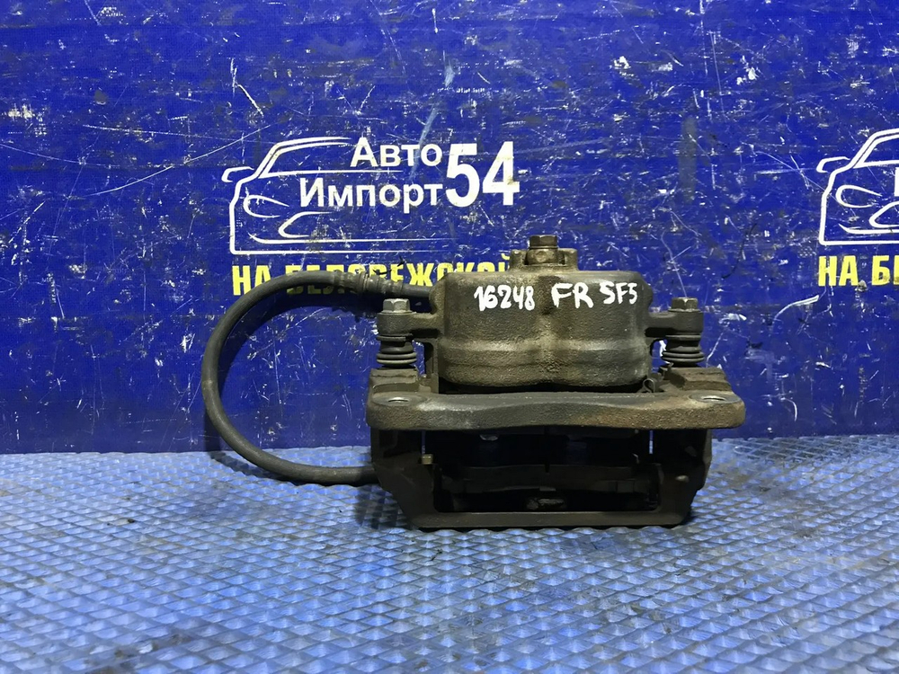 Суппорт тормозной передний правый SUBARU FORESTER 1999-2002