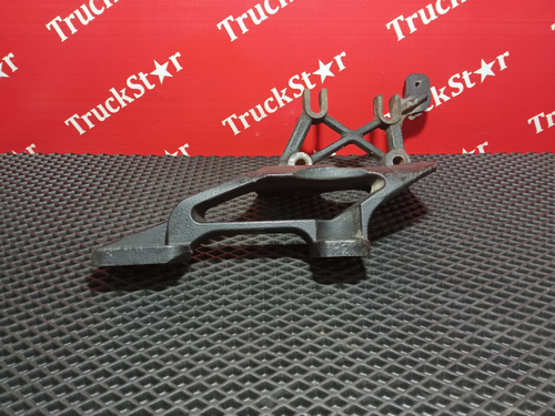 Кронштейн глушителя