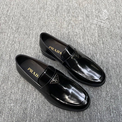 Лоферы Prada