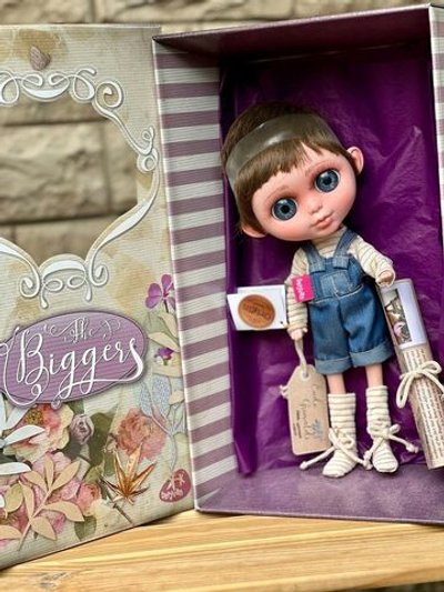 Кукла BERJUAN виниловая 32см BIGGERS Endo Grimald (24001)