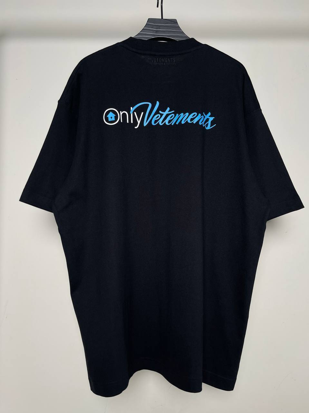 Футболка Vetements