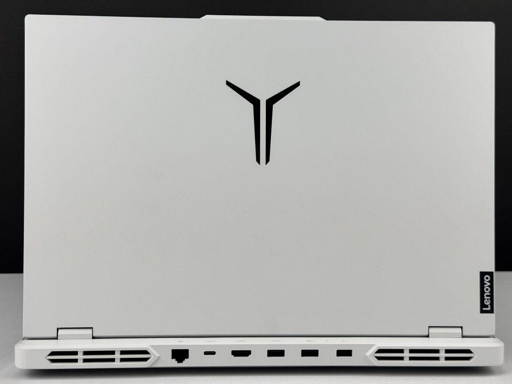 Lenovo Legion 5 Pro (R9000P) 2023 ARX8 16"+ Logitech G102/WQXGA 240Hz/AMD Ryzen 9-7945HX/16Gb DDR5-5200MHz/1Tb/RTX4060 8Gb/Win 11 RU/белый/Русская клавиатура