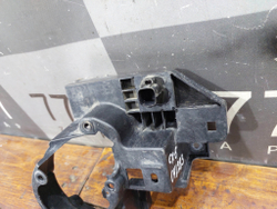 Кронштейн ПТФ правый Mazda CX-5 2 (KF) 17-нв Б/У Оригинал KB8B51684