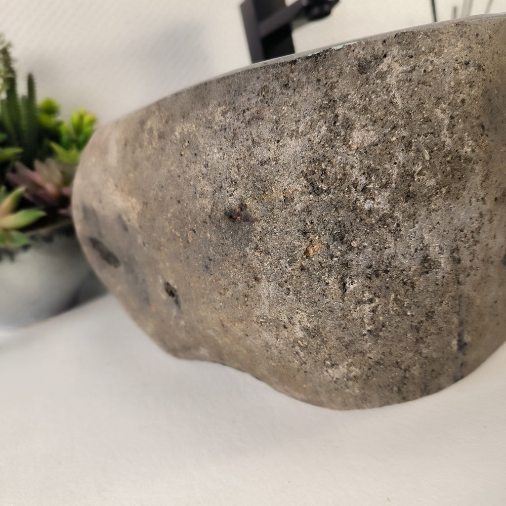 Раковина из речного камня RS-64865 56*41*15 0862