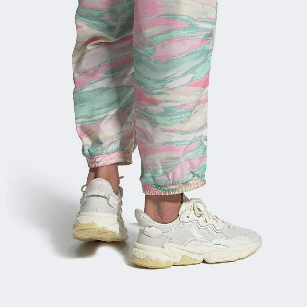Кроссовки Adidas Originals Ozweego (Женская размерная сетка)