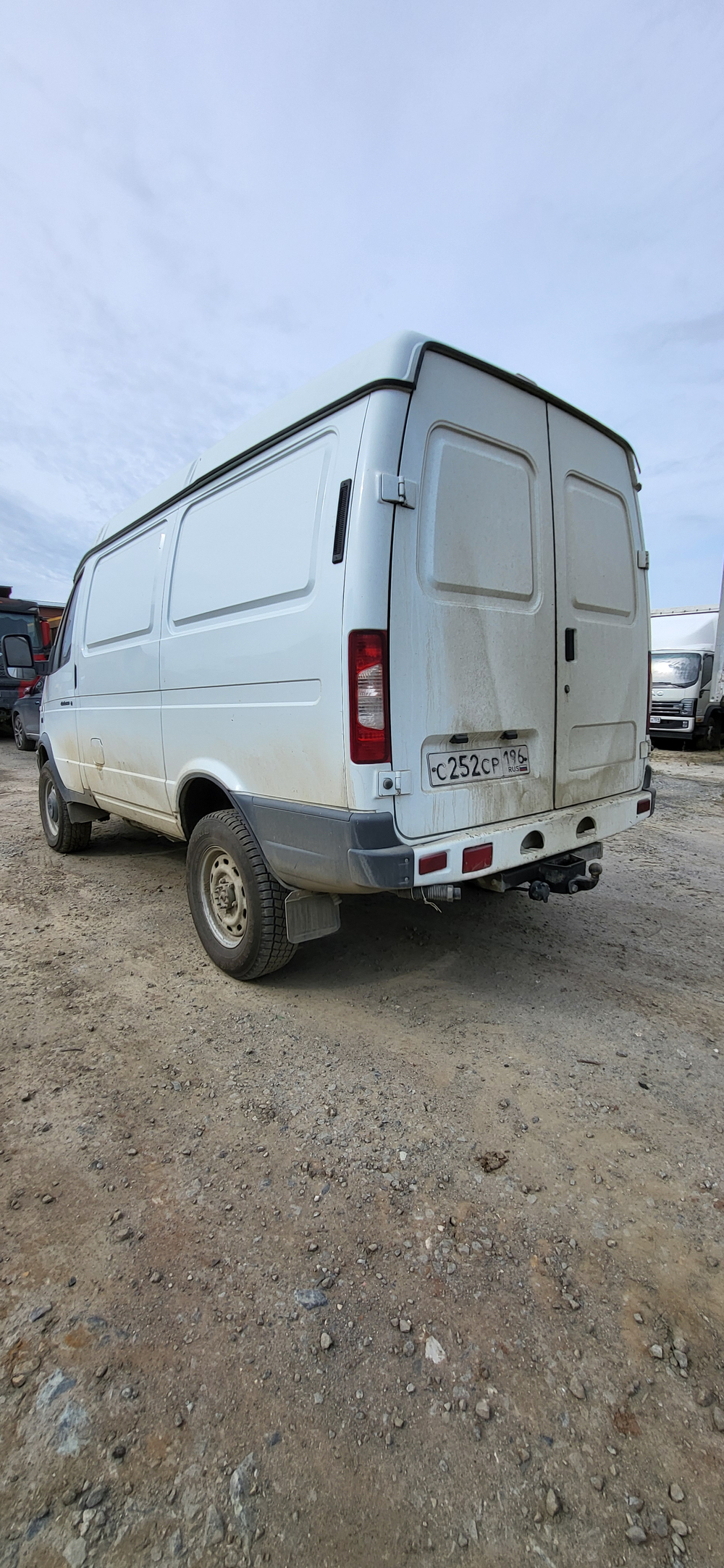 GAZ SOBOL Цельнометаллический 27527 (Бензиновый, 2,7 л, 107 л.с, 4WD)