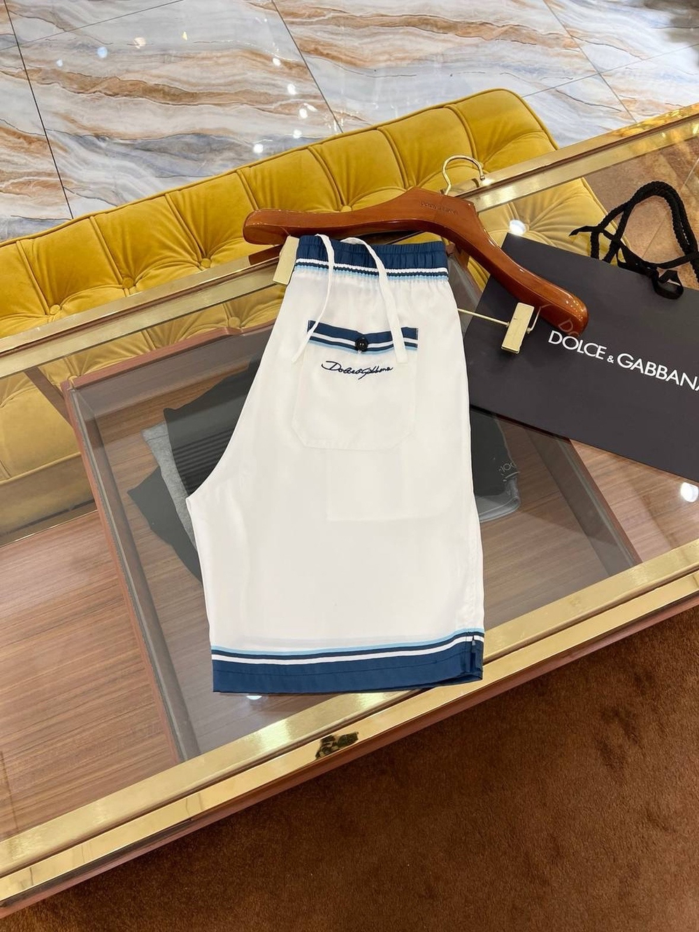 Летний костюм Dolce & Gabbana
