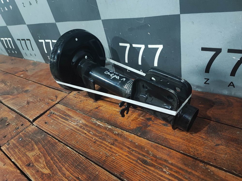 Стойка передняя Opel Omega A 84-94 Новая GP32254